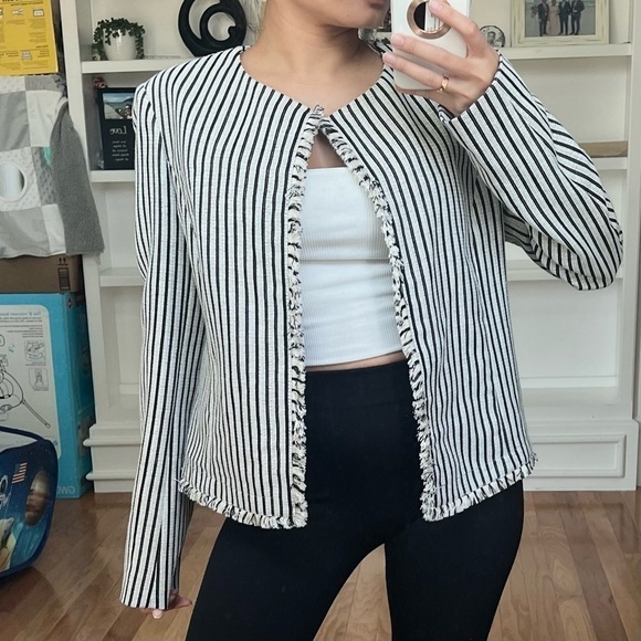 HUGO BOSS Black & White Striped KOMINA Fringe Trim Collarless Jacket size 8 - Picture 7 of 10